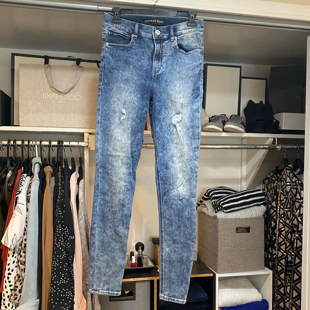 Distressed High Rise Size 4R Jean